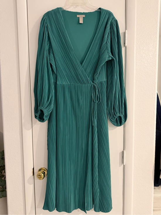 H&M Dresses & Skirts - H&M Teal Pleated Wrap Midi Dress